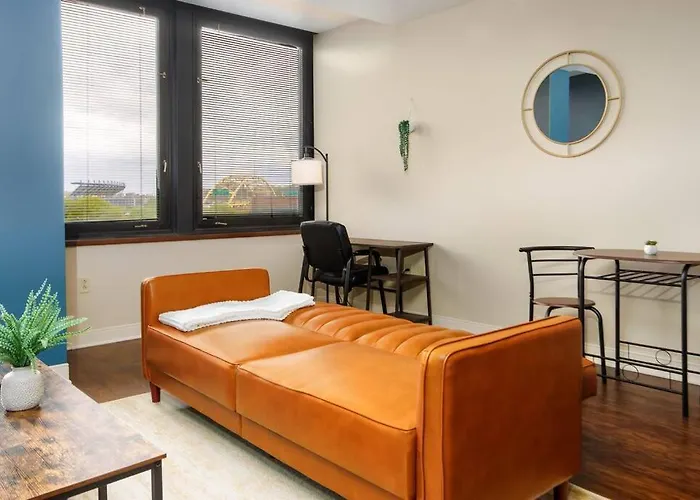 Apartment Sweeping Stadium Views Location Views Fast Wifi 24-7 Gym Lounge Roku
