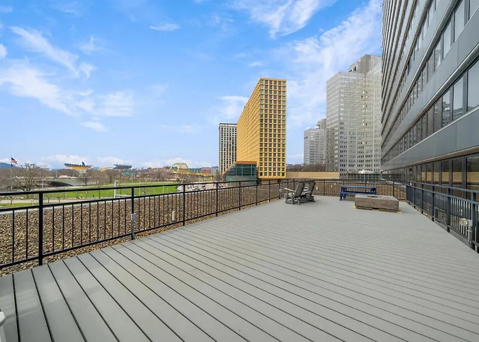 Apartment Sweeping Stadium Views Location Views Fast Wifi 24-7 Gym Lounge Roku