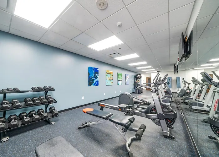Sweeping Stadium Views Location Views Fast Wifi 24-7 Gym Lounge Roku